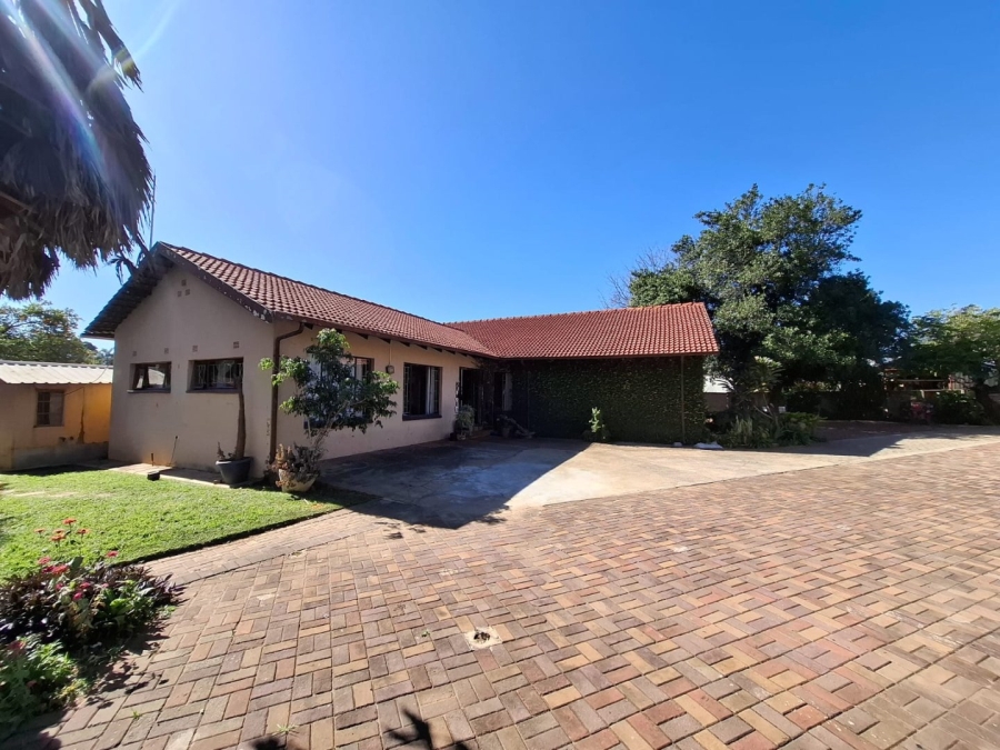 4 Bedroom Property for Sale in Oos Einde North West